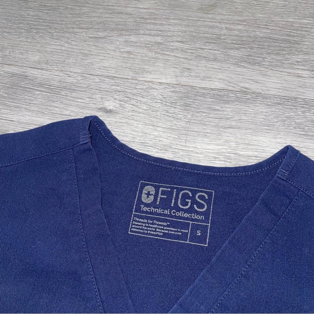 FIGS Womens Small Catarina One-Pocket Scrub Top Short Sleeve V-neck Nurse - Picture 3 of 10